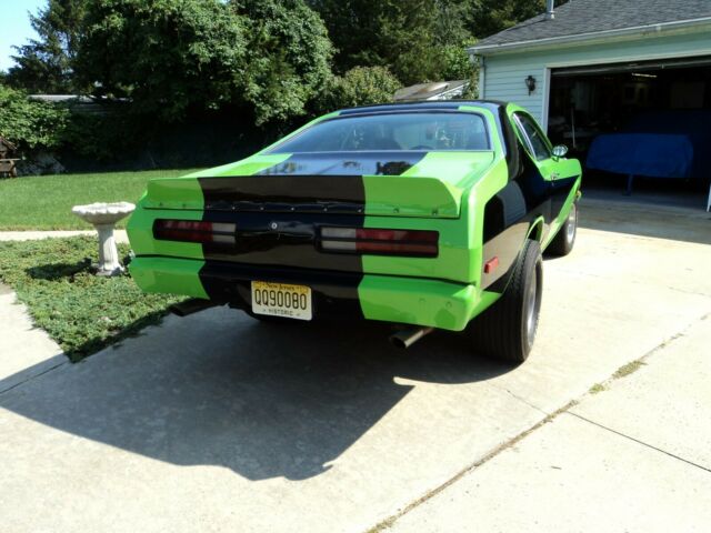 Plymouth Duster 1972 image number 16