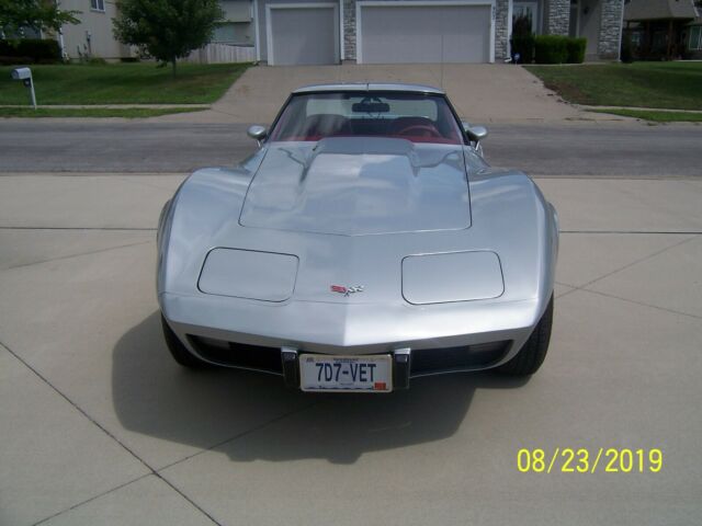 Chevrolet Corvette 1977 image number 23