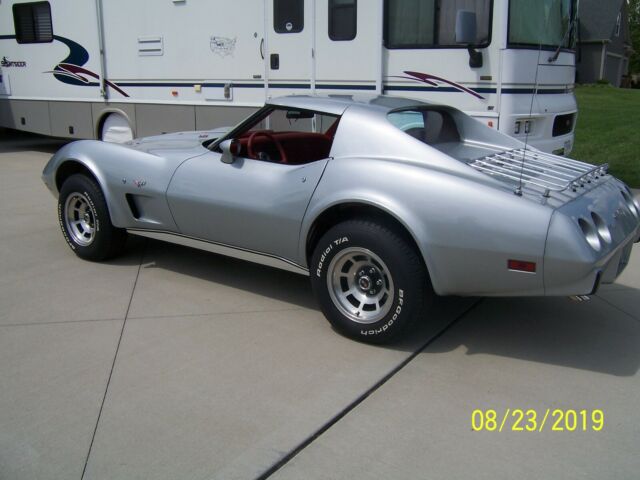 Chevrolet Corvette 1977 image number 25