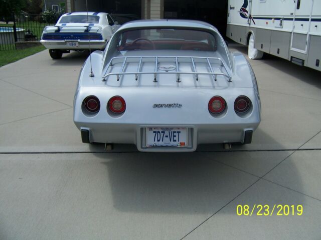 Chevrolet Corvette 1977 image number 26