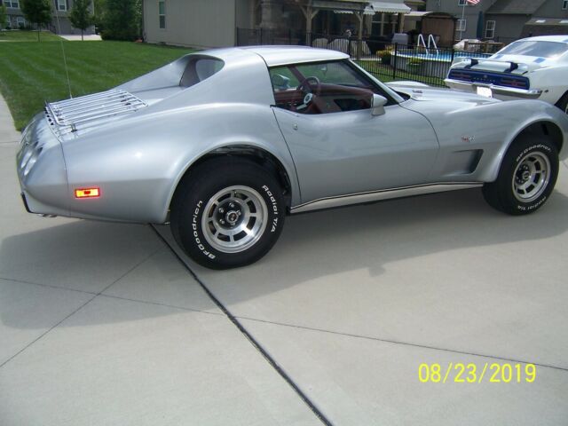 Chevrolet Corvette 1977 image number 27