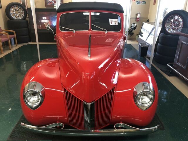 Ford Deluxe 1938 image number 1