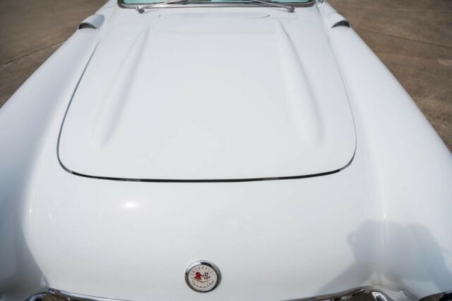 Chevrolet Corvette 1957 image number 10