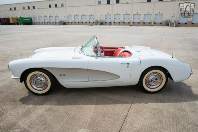 Chevrolet Corvette 1957 image number 27