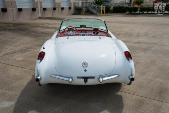 Chevrolet Corvette 1957 image number 29