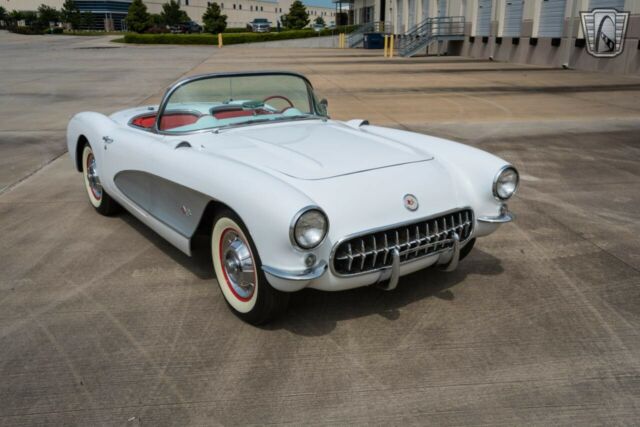 Chevrolet Corvette 1957 image number 32