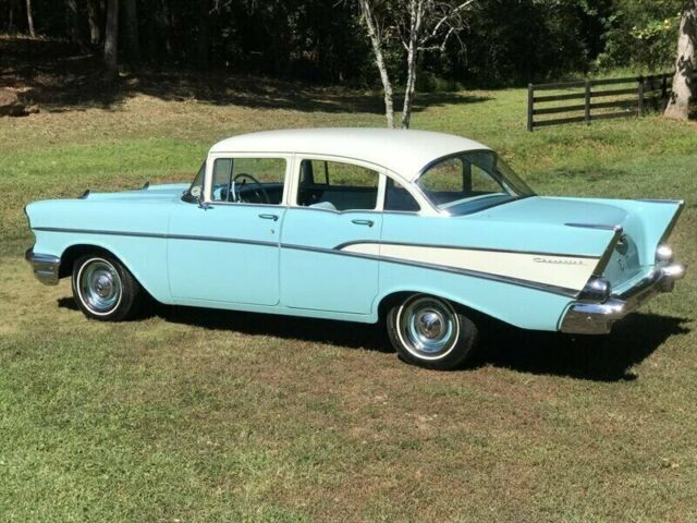 Chevrolet Bel Air/150/210 1957 image number 28