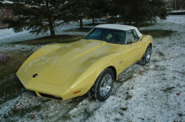 Chevrolet Corvette 1974 image number 2