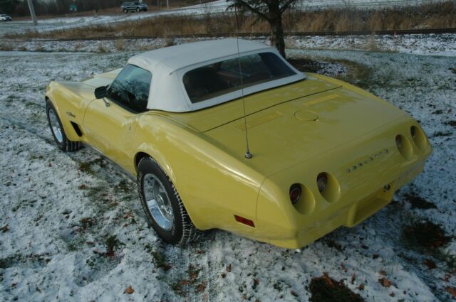 Chevrolet Corvette 1974 image number 30