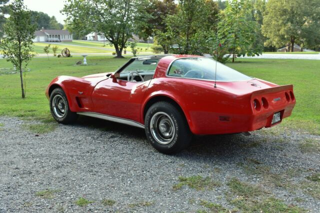 Chevrolet Corvette 1978 image number 19