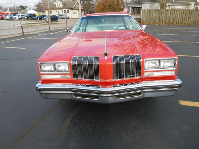 Oldsmobile Cutlass 1977 image number 2