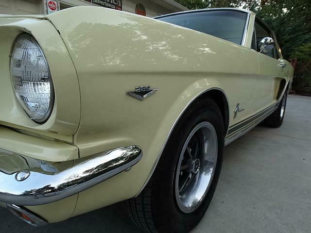 Ford Mustang 1966 image number 21