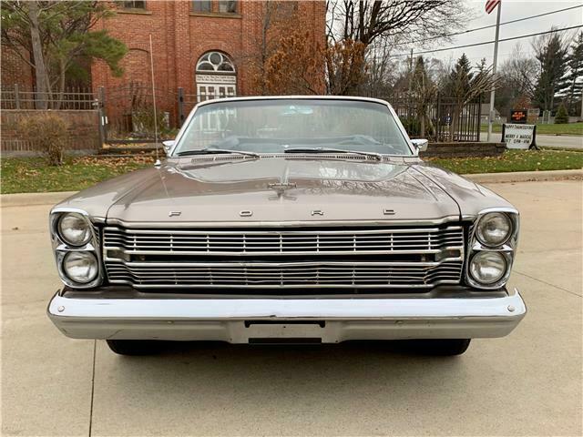 Ford Galaxie 1966 image number 1