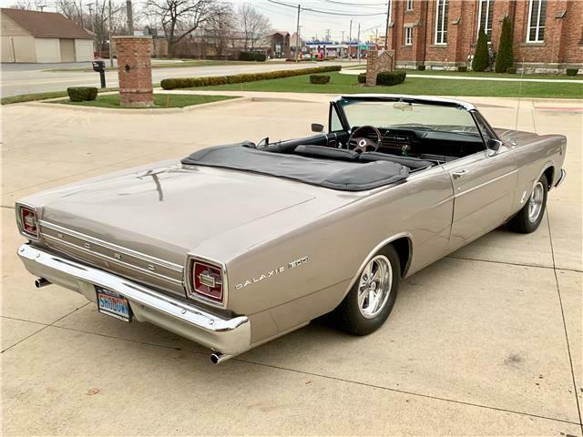 Ford Galaxie 1966 image number 36