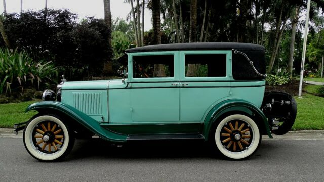 Pontiac SPORT LANDAU 1928 image number 0