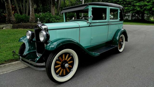 Pontiac SPORT LANDAU 1928 image number 30