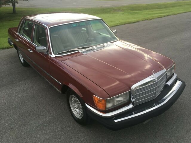 Mercedes-Benz 400-Series 1979 image number 31