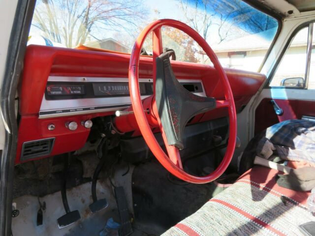 International Harvester 1200D 1970 image number 5