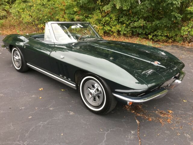 Chevrolet Corvette 1965 image number 0