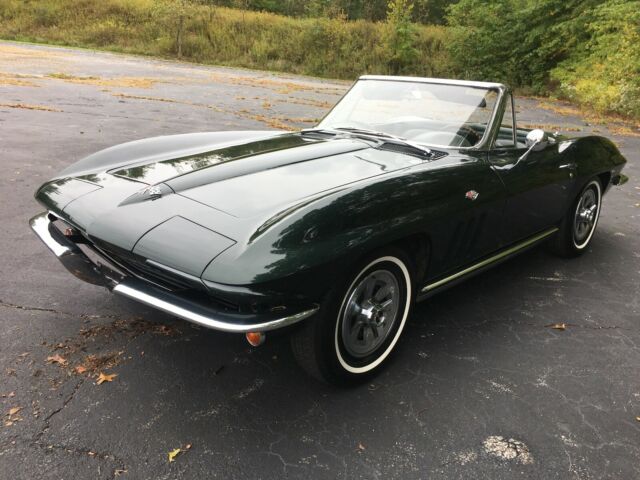 Chevrolet Corvette 1965 image number 24