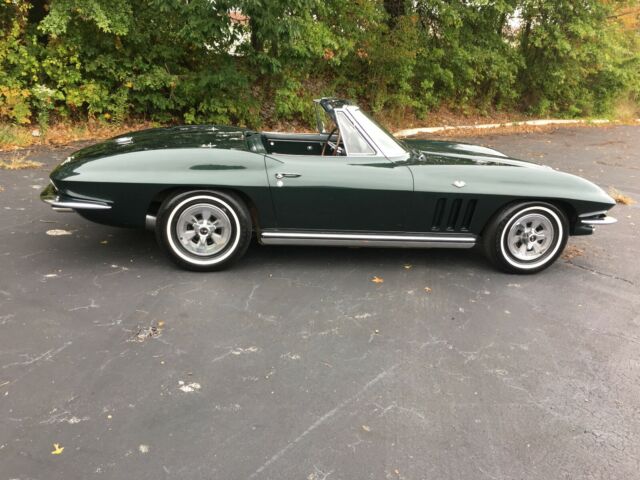 Chevrolet Corvette 1965 image number 26