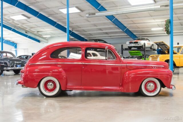 Ford Tudor Sedan 1946 image number 5