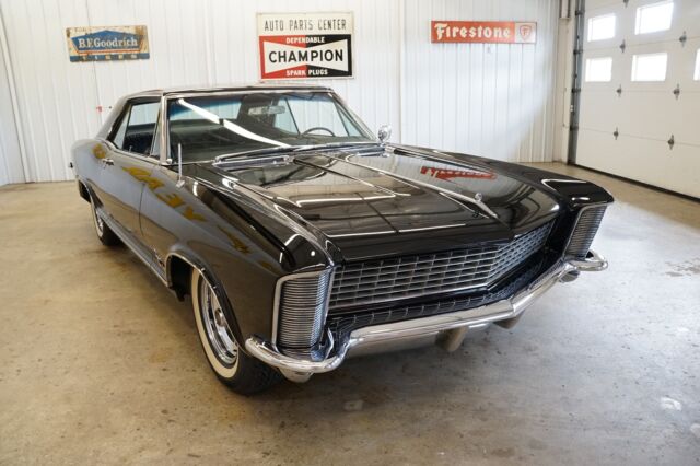 Buick Riviera 1965 image number 9