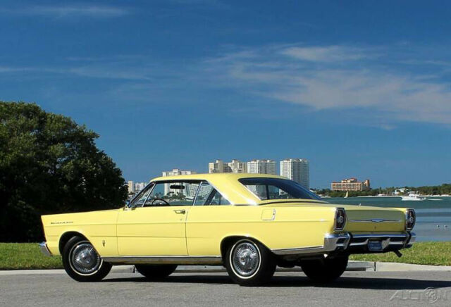 Ford Galaxie 1965 image number 10