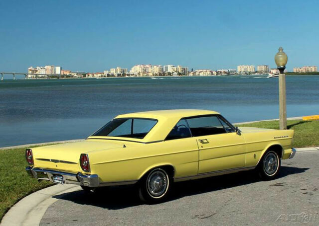 Ford Galaxie 1965 image number 29