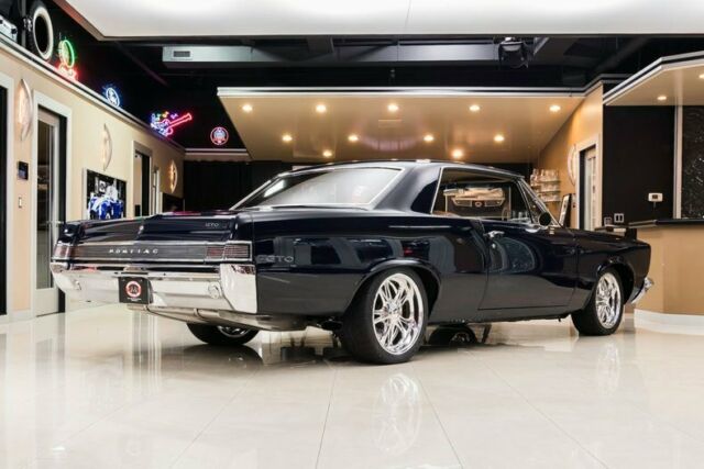 Pontiac GTO 1965 image number 10