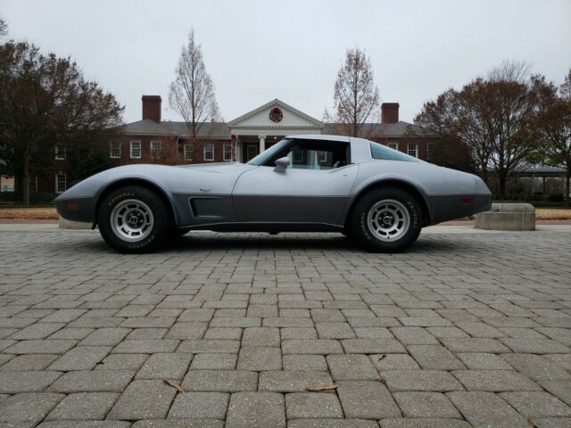 Chevrolet Corvette 1978 image number 0