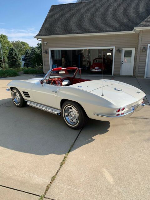 Chevrolet Corvette 1967 image number 10