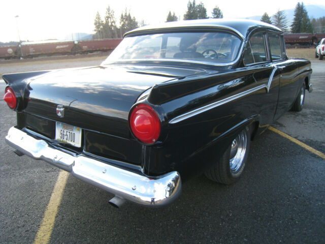 Ford Fairlane 1957 image number 24