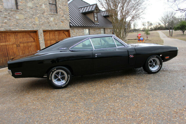 Dodge Charger 1970 image number 32