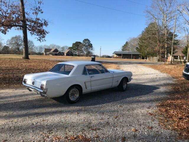 Ford Mustang 1965 image number 25