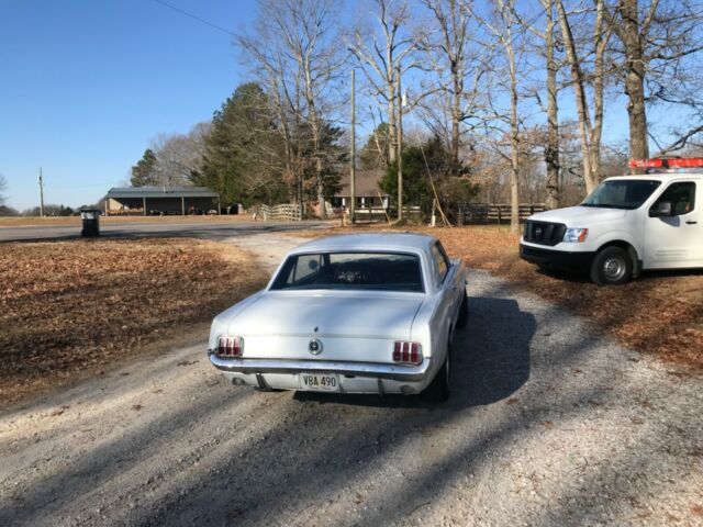 Ford Mustang 1965 image number 26