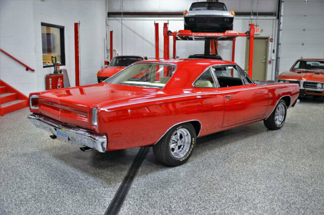 Plymouth Road Runner 1969 image number 6