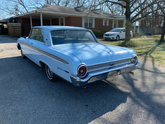 Ford Galaxie 1962 image number 1