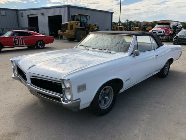 Pontiac Le Mans 1966 image number 0