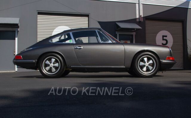 Porsche 912 1968 image number 10