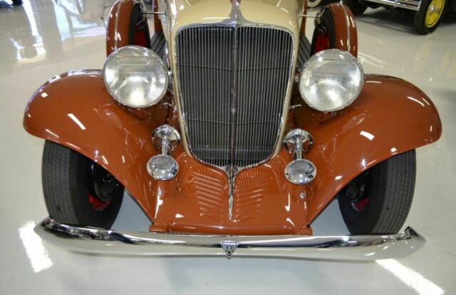 Cord Model 8-105 Convertible Sedan 1933 image number 13