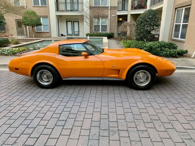 Chevrolet Corvette 1977 image number 11