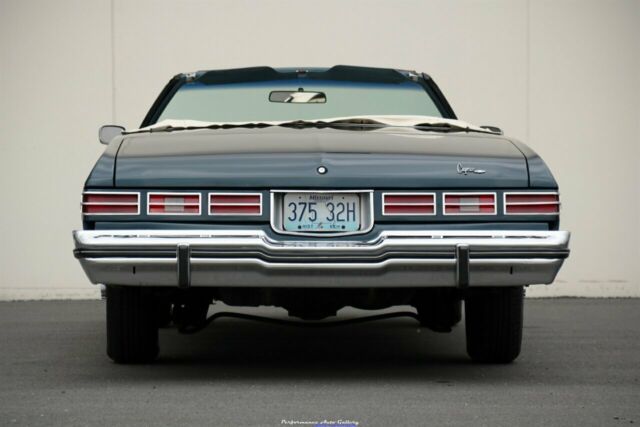 Chevrolet Caprice 1975 image number 16