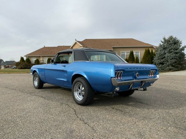 Ford Mustang 1967 image number 24