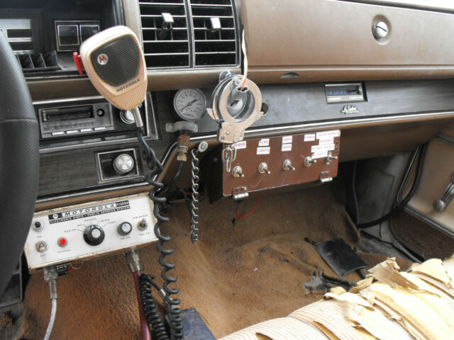 Buick LeSabre 1976 image number 29