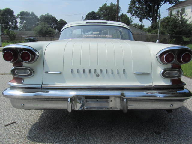 Pontiac Bonneville 1958 image number 32