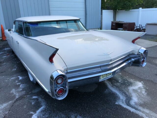 Cadillac DeVille 1960 image number 19