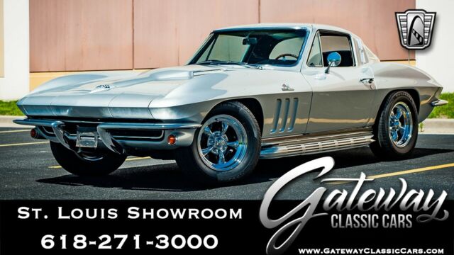 Chevrolet Corvette 1965 image number 0