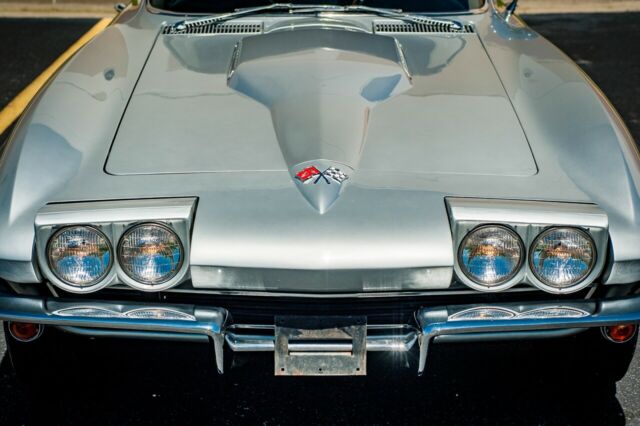 Chevrolet Corvette 1965 image number 15