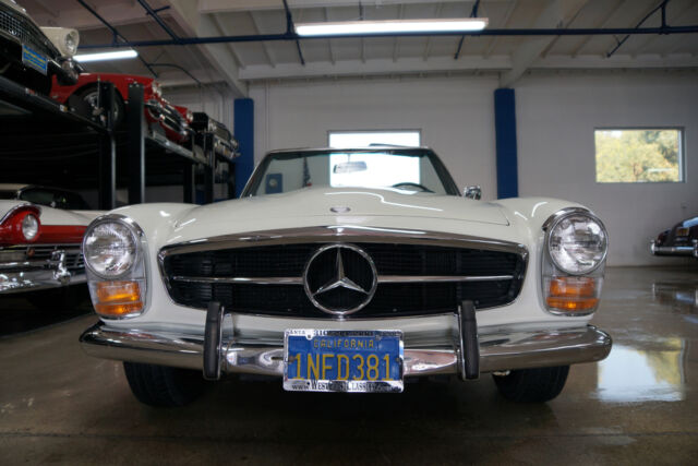 Mercedes-Benz 280SL Roadster 1969 image number 36